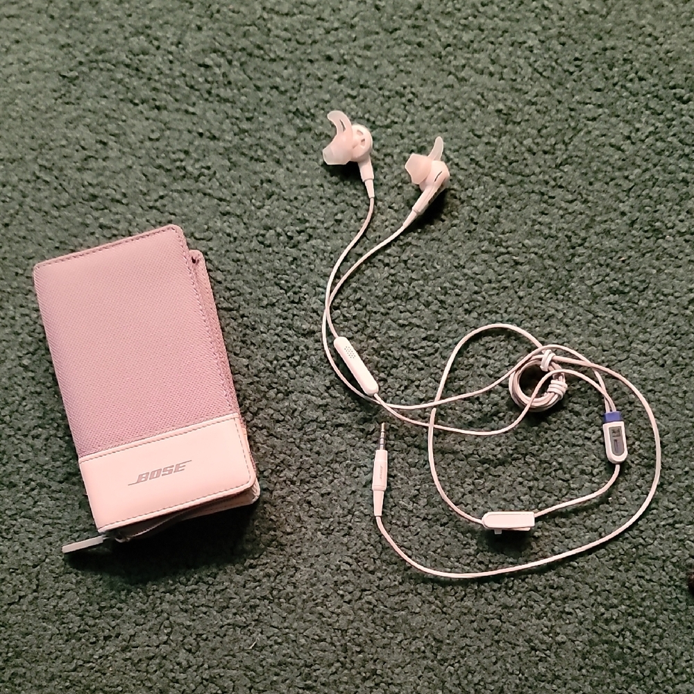 Bose White Earbuds with Case